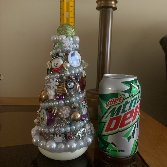 *** SOLD *** “Christmas Kittens In The Snow” Junkdrawer Tree Handmade Decoration - Picture 8 of 13